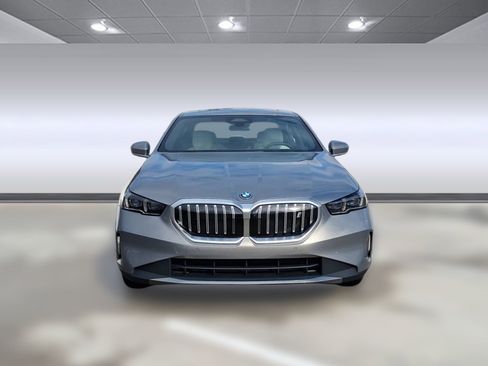 New 2026 BMW i5 eDrive40 w/ Premium Package image 5