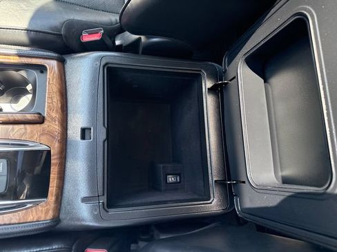 Used 2021 Nissan Armada SL w/ Captain's Chairs Package AWD/4WD image 14