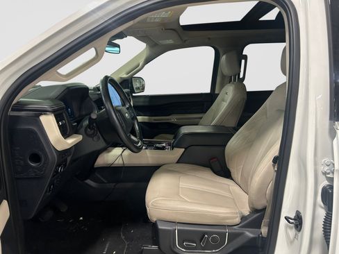 Used 2023 Ford Expedition Platinum RWD image 9