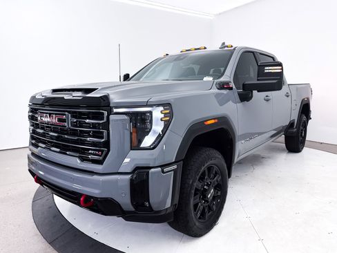 Used 2025 GMC Sierra 2500 AT4 w/ Technology Package image 15