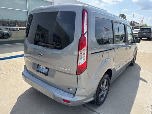 Used 2022 Ford Transit Connect Titanium FWD image 5