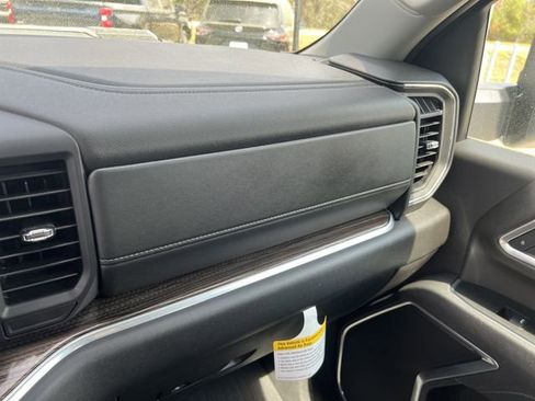 Used 2025 Chevrolet Silverado 2500 LT image 37