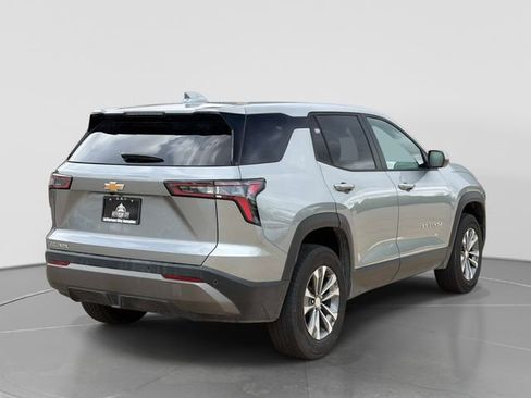 Used 2026 Chevrolet Equinox LT FWD image 4