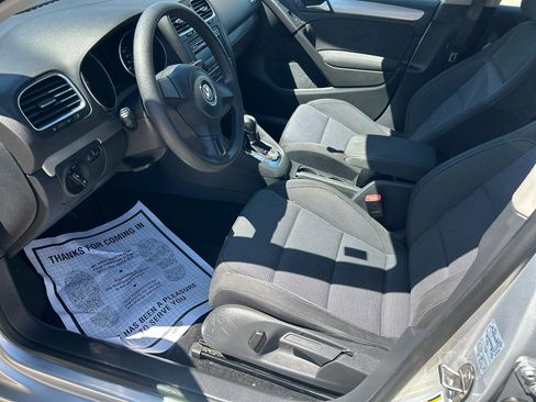 Used 2014 Volkswagen Golf 4-Door FWD image 10