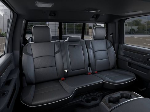 New 2026 RAM 2500 Laramie AWD/4WD image 16