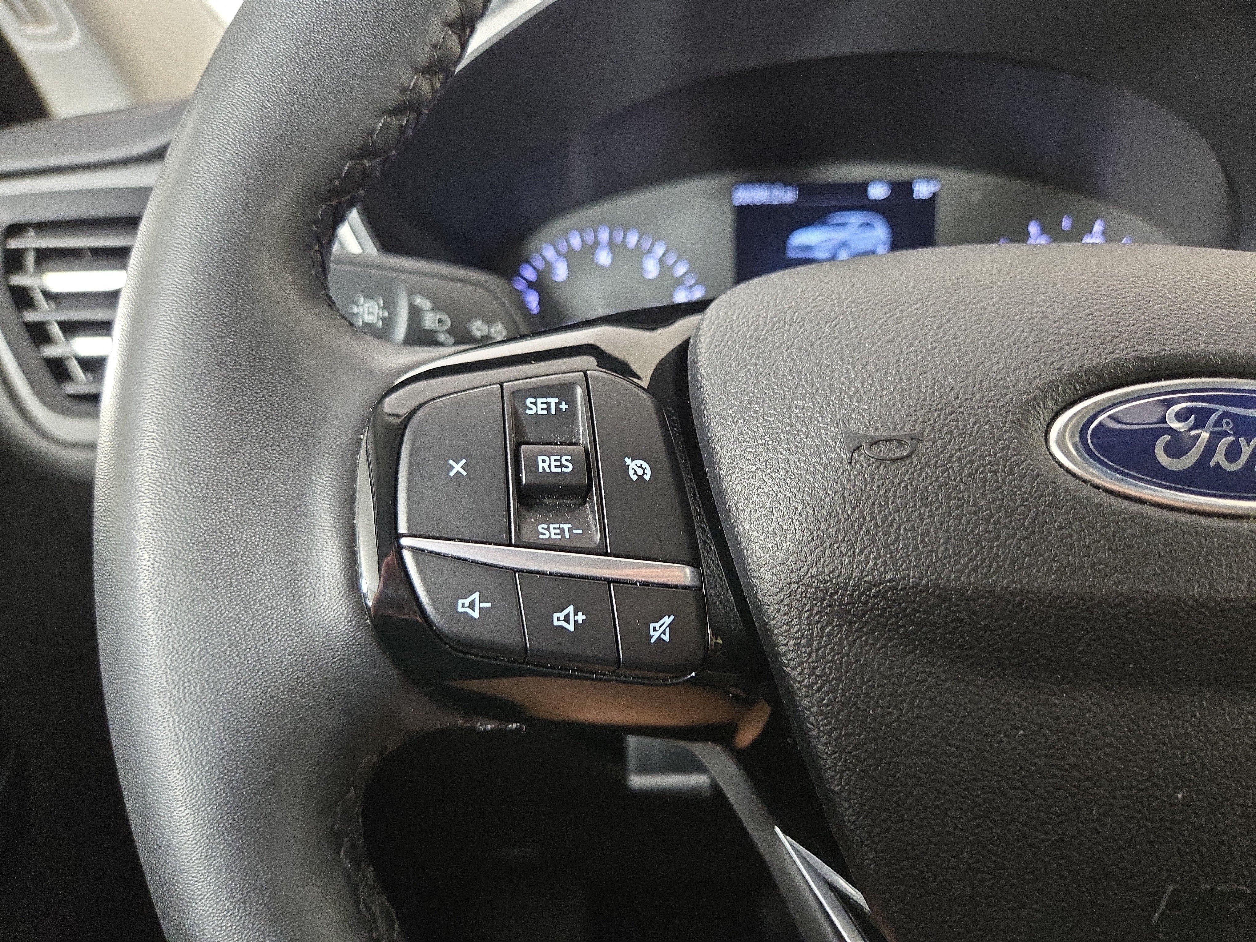 Used 2022 Ford Escape SEL AWD/4WD image 14