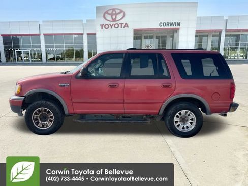 Used 2001 Ford Expedition XLT AWD/4WD image 2