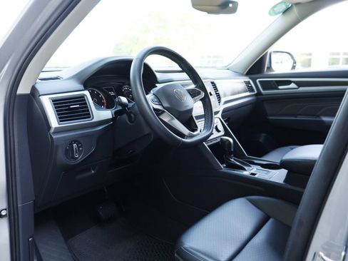 Used 2021 Volkswagen Atlas SE w/ Panoramic Sunroof Package FWD image 8