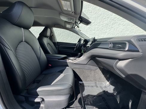 Used 2023 Toyota Camry SE image 18