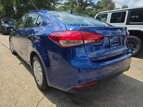 Used 2018 Kia Forte LX FWD image 2