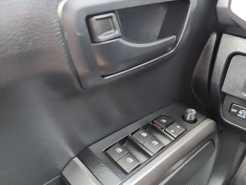 Used 2019 Toyota Tacoma 2WD Double Cab image 20