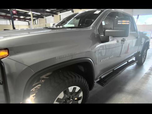 Used 2024 Chevrolet Silverado 2500 Custom w/ Custom Convenience Package AWD/4WD image 5