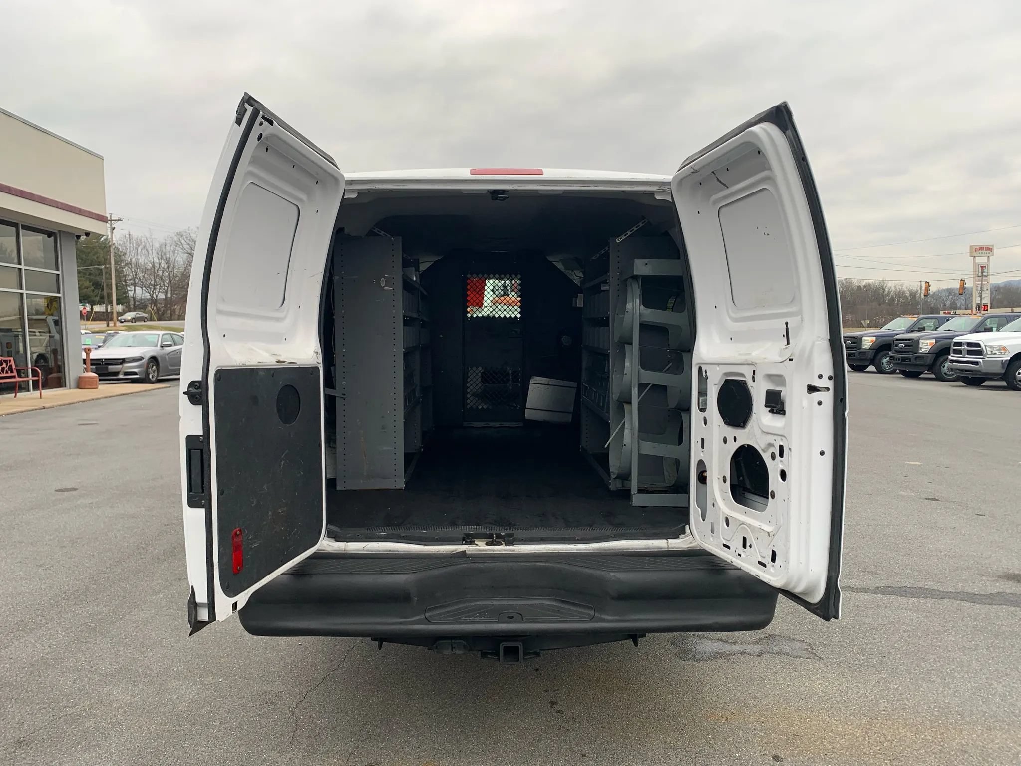 Used 2014 Ford E-350 and Econoline 350 Extended Super Duty w/ Insulation Package RWD image 23