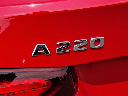 Used 2020 Mercedes-Benz A 220 4MATIC image 9