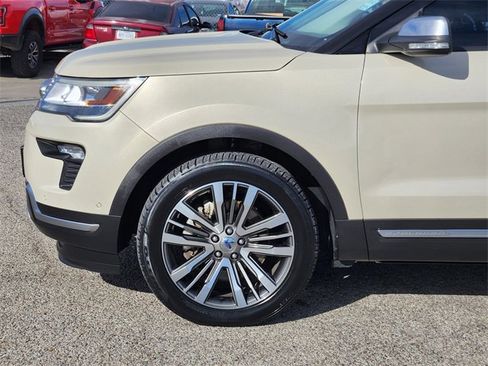 Used 2018 Ford Explorer Platinum image 9