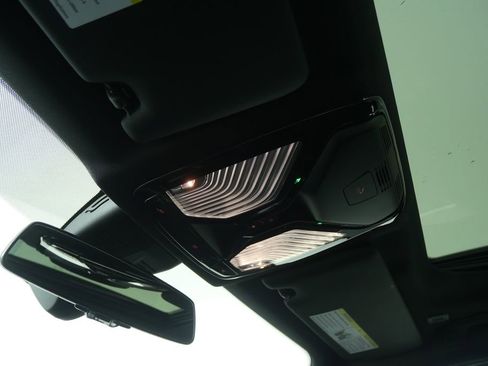 Certified 2024 BMW 330i Sedan image 22