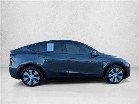 Used 2021 Tesla Model Y Long Range image 4