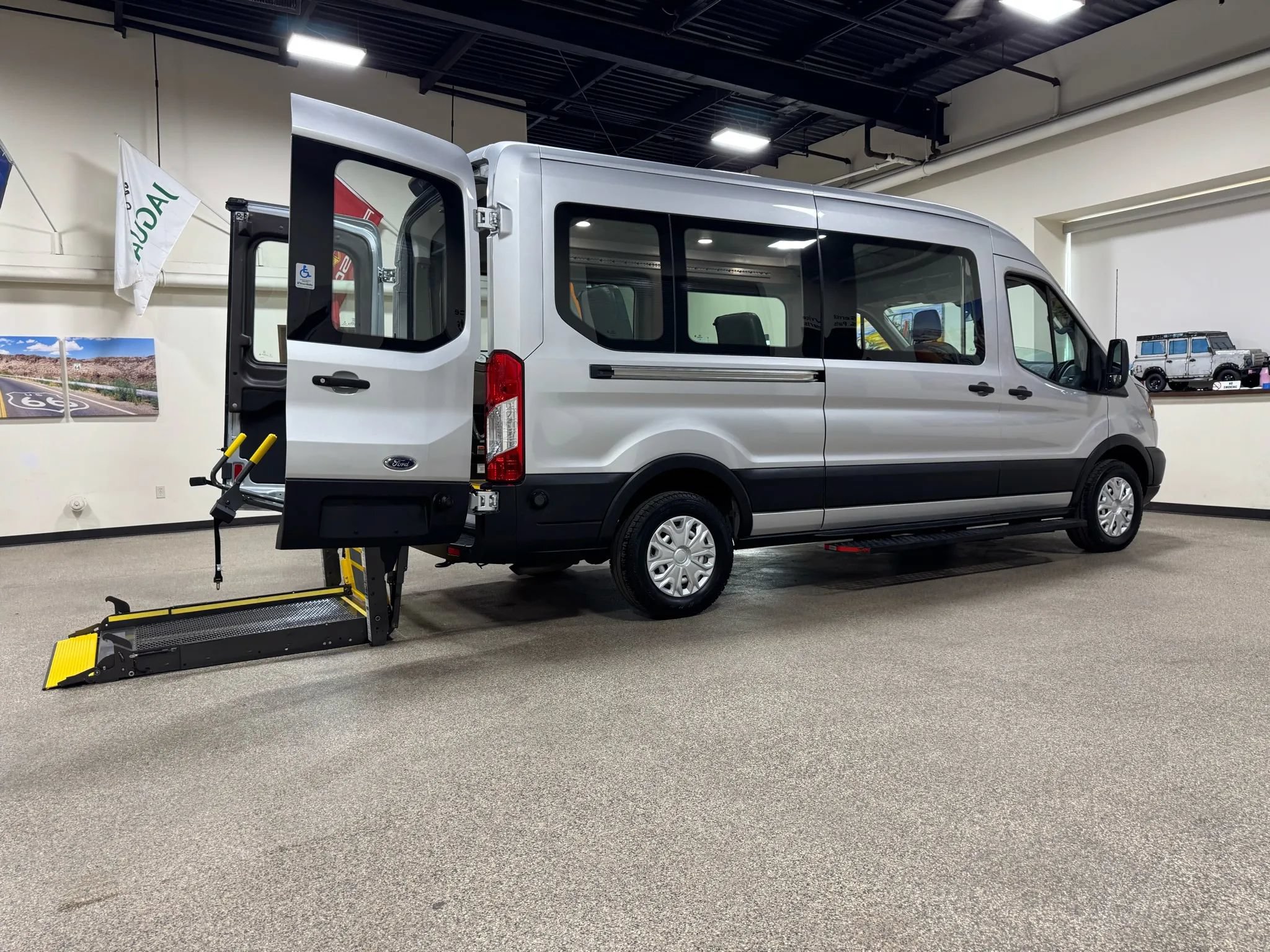 Used 2019 Ford Transit 250 148 Medium Roof RWD image 43