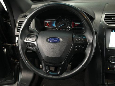 Used 2019 Ford Explorer XLT w/ Equipment Group 202A AWD/4WD image 36