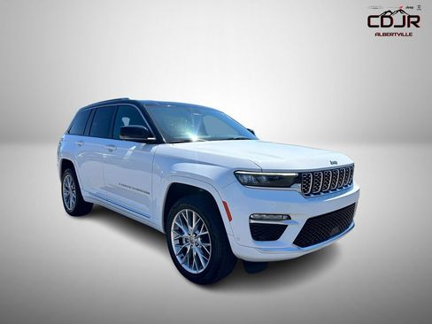 Used 2022 Jeep Grand Cherokee Summit RWD image 1