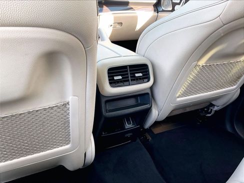 Used 2021 Mercedes-Benz GLE 350 4MATIC image 36