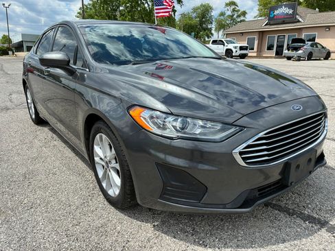 Used 2020 Ford Fusion SE FWD image 1