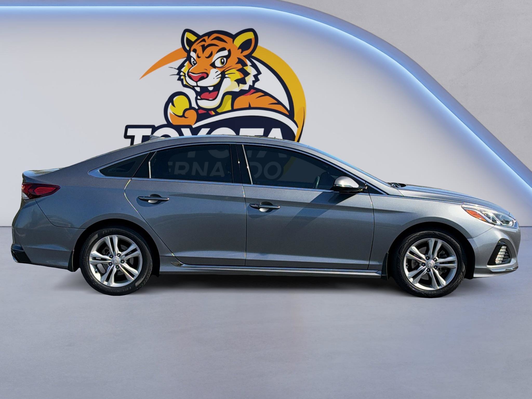 Used 2018 Hyundai Sonata Sport FWD image 4