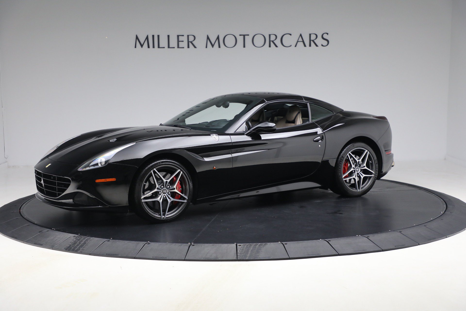 Certified 2016 Ferrari California T RWD image 26