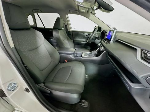 Certified 2025 Toyota RAV4 XLE FWD image 26