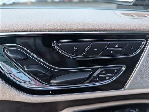 Used 2018 Lincoln Navigator Reserve w/ Technology Package image 35