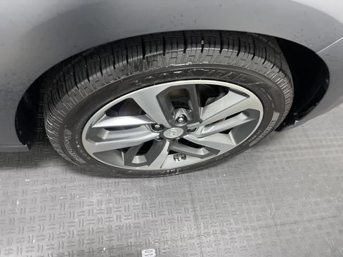Used 2019 Hyundai Kona Limited AWD/4WD image 28