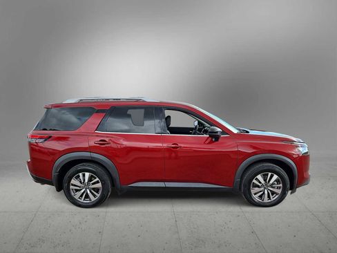 Used 2022 Nissan Pathfinder SL w/ SL Black Package image 9