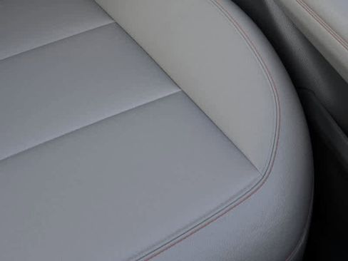 New 2025 Ford Explorer Active w/ Active Comfort Package image 16