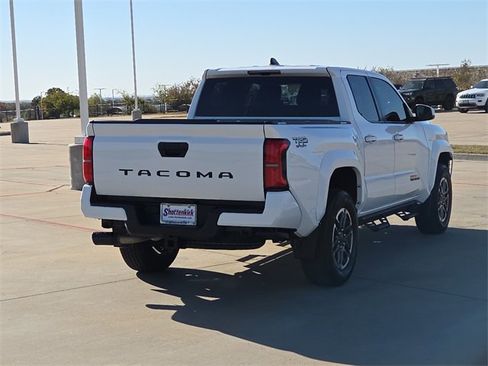 Used 2024 Toyota Tacoma TRD Sport image 9