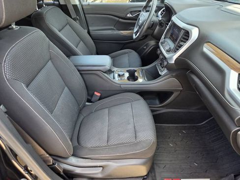 Used 2021 GMC Acadia SLE w/ Driver Convenience Package FWD image 11