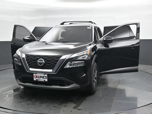 Used 2021 Nissan Rogue SV w/ Premium Package AWD/4WD image 47