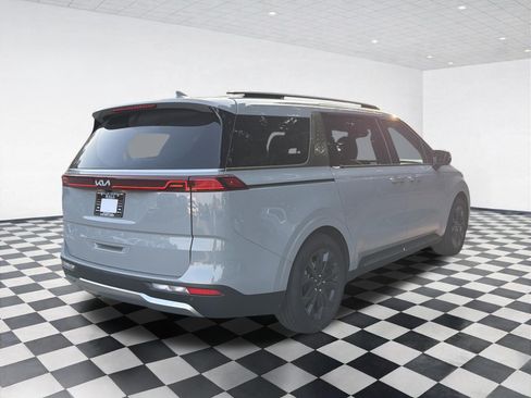 Used 2024 Kia Carnival SX Prestige FWD image 4