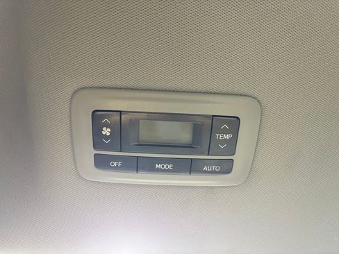 Used 2017 Toyota Sienna AWD image 30