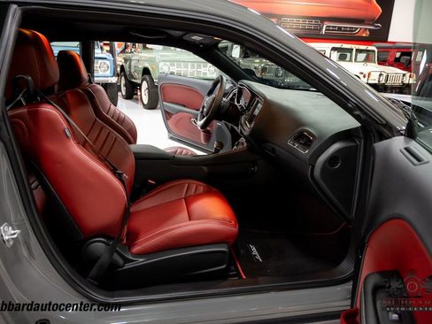 Used 2019 Dodge Challenger SRT Hellcat Redeye image 27