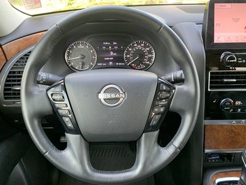Used 2023 Nissan Armada SL w/ Captain's Chairs Package RWD image 12