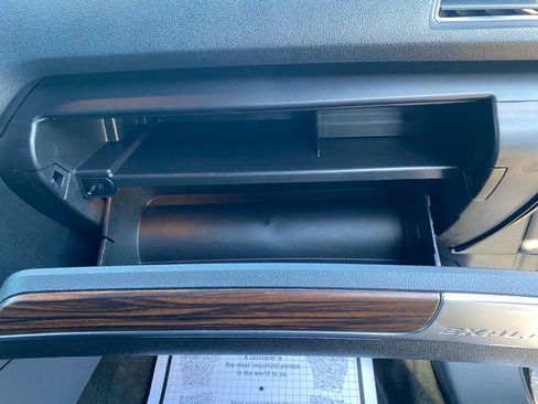 Used 2018 Ford Explorer Limited image 36