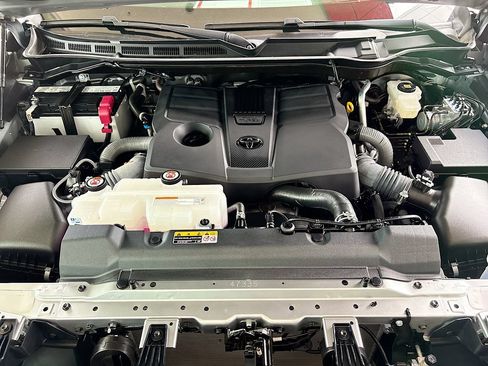 Certified 2025 Toyota Tundra Platinum AWD/4WD image 29