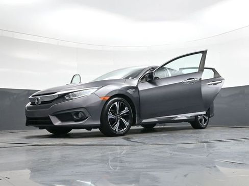 Used 2017 Honda Civic Touring image 38