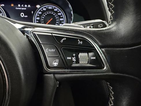 Used 2017 Bentley Bentayga AWD/4WD image 11