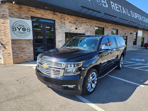 Used 2020 Chevrolet Suburban Premier image 1