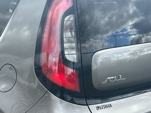 Used 2019 Kia Soul + image 26