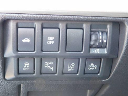 Used 2015 Subaru Legacy 2.5i Premium AWD/4WD image 16