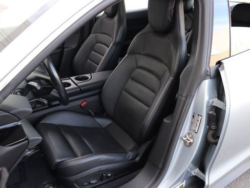 Used 2020 Porsche Taycan 4S image 19