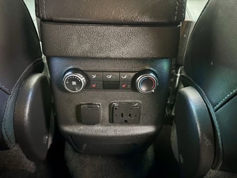 Used 2015 Ford Explorer Limited image 10
