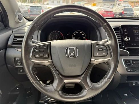 Used 2025 Honda Ridgeline Sport image 33